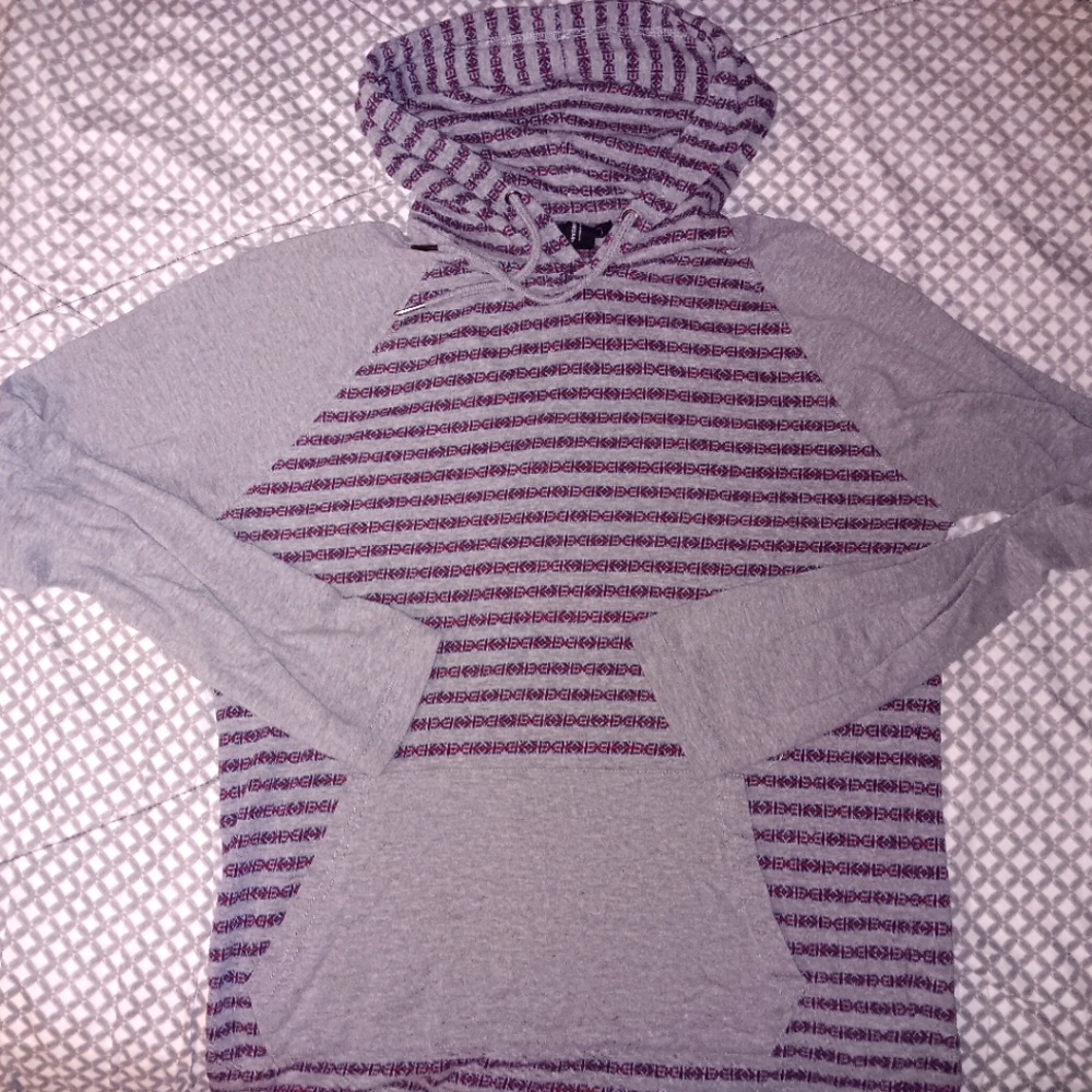MENS FOREVER 21 HOODED LONG SLEEVE SIZE S